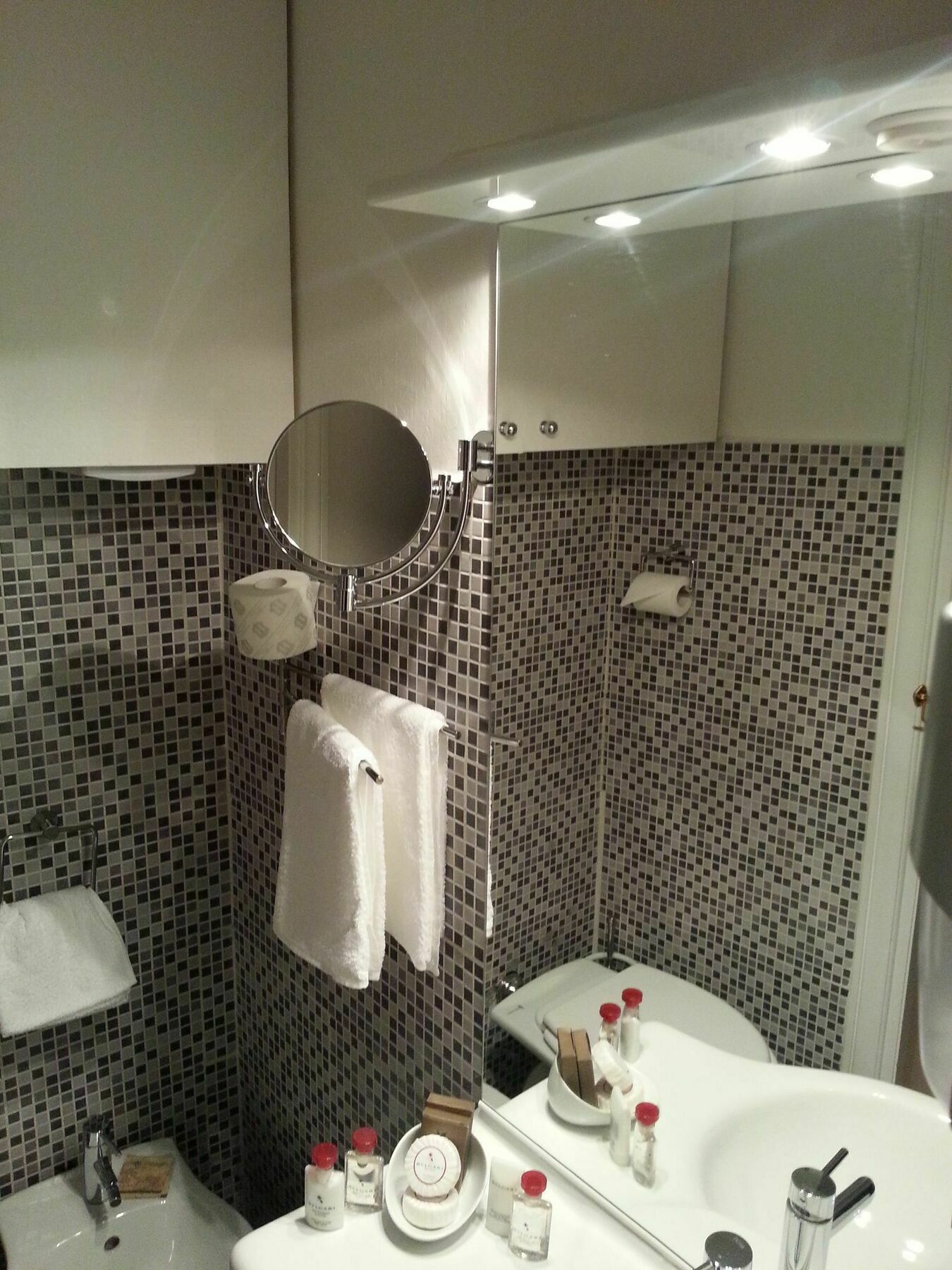Luxury Fashion Suites Roma Esterno foto