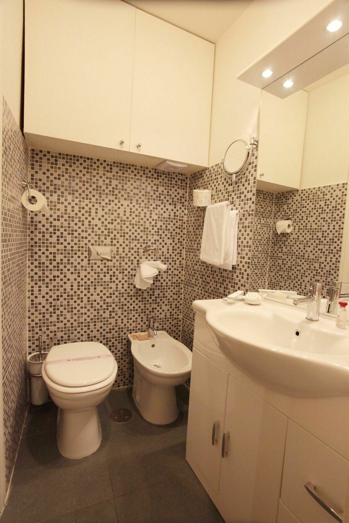 Luxury Fashion Suites Roma Esterno foto